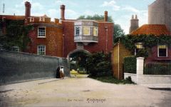 Richmond Old Palace,gates